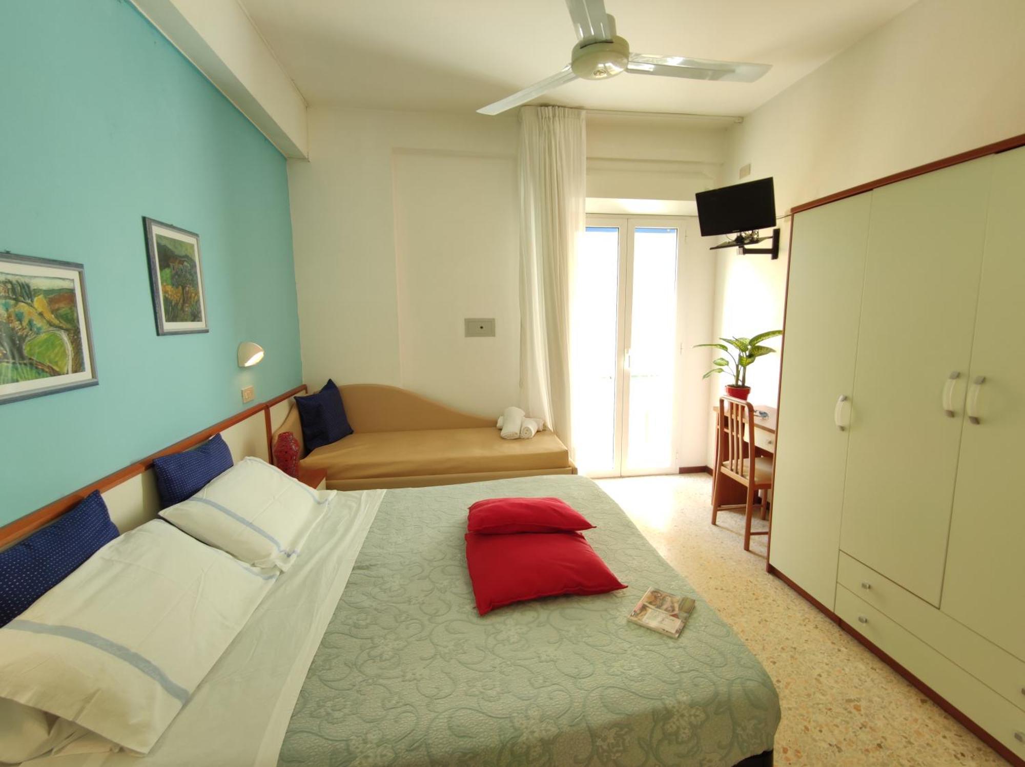 Hotel Adria B&B Misano Adriatico Cameră foto